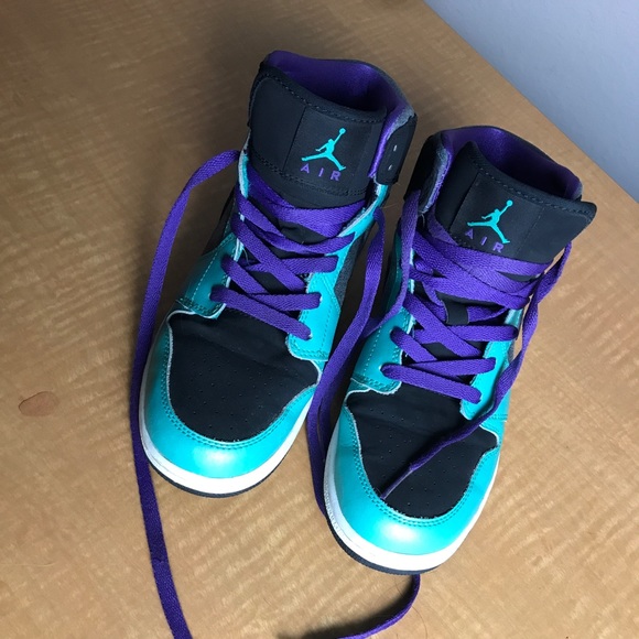 Jordan Shoes - Limited-edition Air Jordan 1 grape w/ oil spill